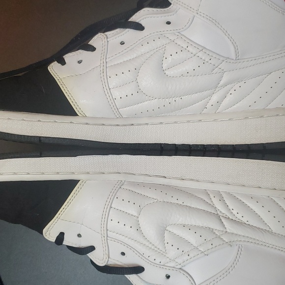 Jordan 1s sz 12 - Picture 4 of 10